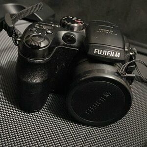 Fujifilm S1500 10MP Digital Camera, 12x Optical Zoom, Dual Image Stabilized used